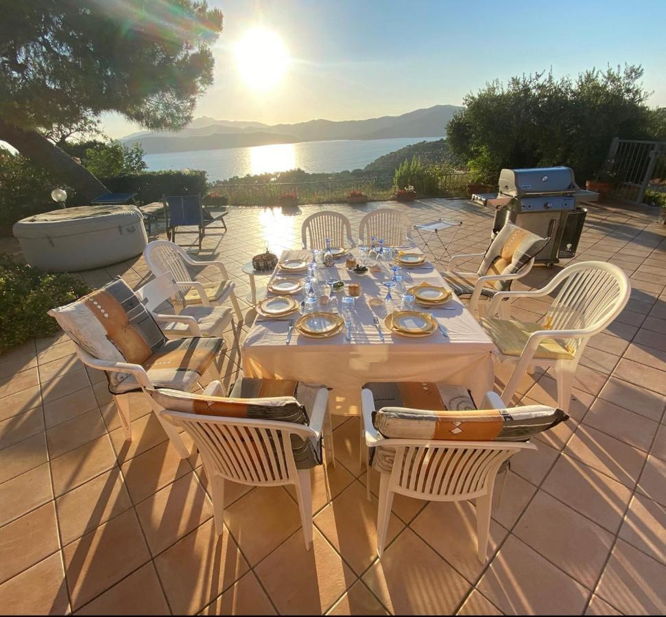 Villa Mit Whirlpool Und Phantastischer Aussicht Capoliveri  Eksteriør bilde