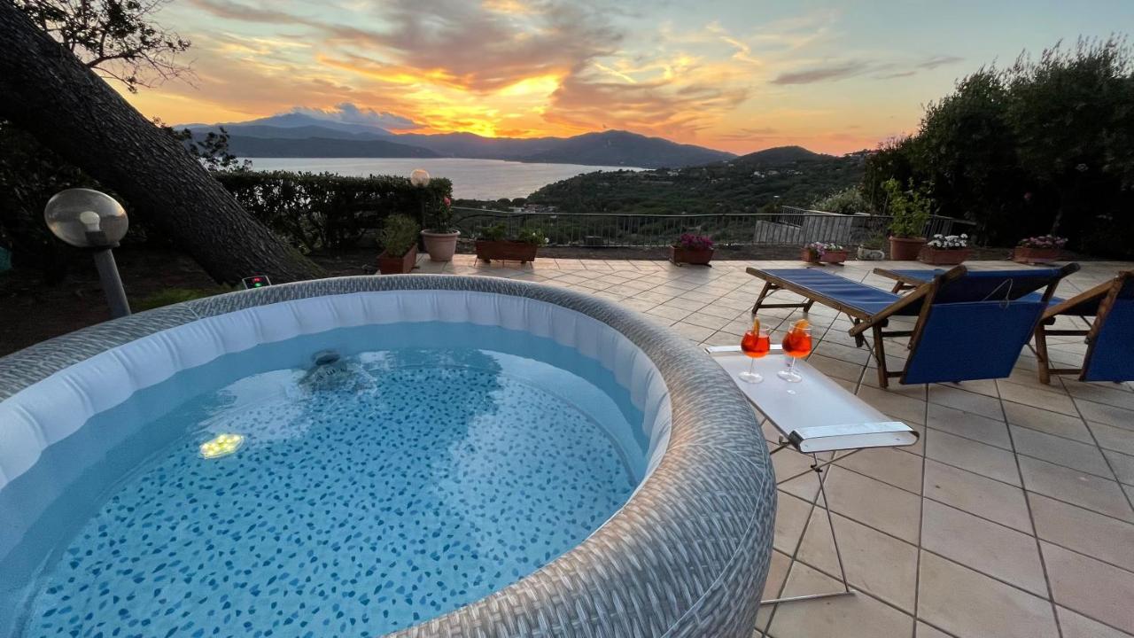 Villa Mit Whirlpool Und Phantastischer Aussicht Capoliveri  Eksteriør bilde